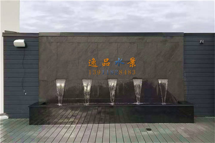 屋頂花園露臺(tái)流水景觀墻定制